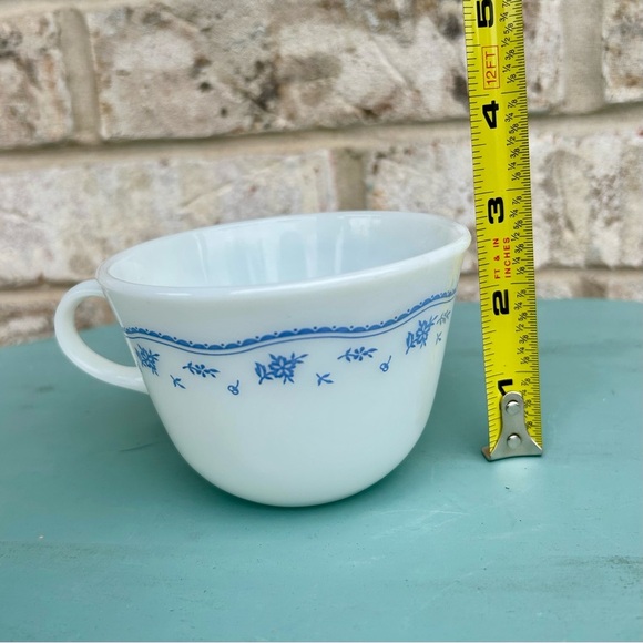 Pyrex Morning Blue White Mugs with Blue Floral Design - Picture 9 of 10